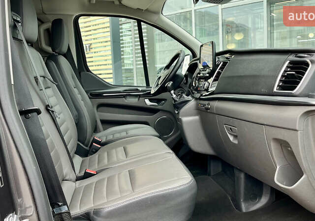 Зеленый Форд Турнео Кастом, объемом двигателя 2 л и пробегом 27 тыс. км за 34758 $, фото 2 на Automoto.ua