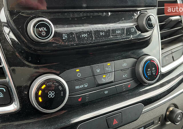 Зеленый Форд Турнео Кастом, объемом двигателя 2 л и пробегом 27 тыс. км за 34758 $, фото 18 на Automoto.ua