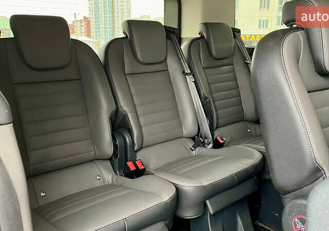 Зеленый Форд Турнео Кастом, объемом двигателя 2 л и пробегом 27 тыс. км за 34758 $, фото 5 на Automoto.ua