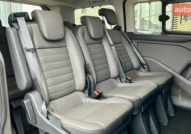 Зеленый Форд Турнео Кастом, объемом двигателя 2 л и пробегом 27 тыс. км за 34758 $, фото 4 на Automoto.ua