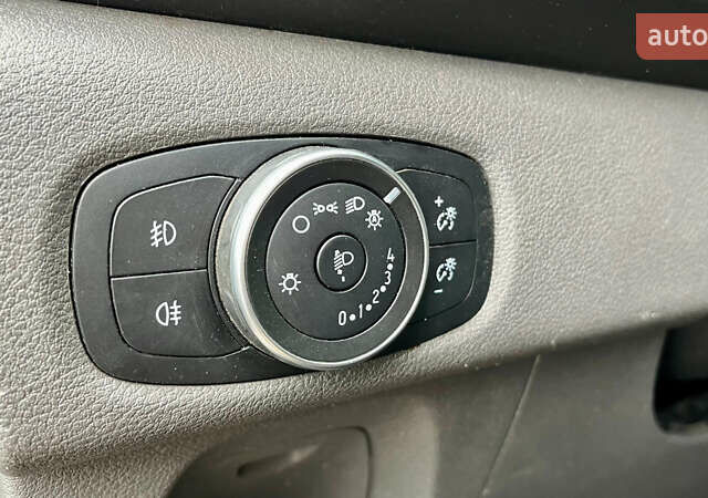 Зеленый Форд Турнео Кастом, объемом двигателя 2 л и пробегом 27 тыс. км за 34758 $, фото 8 на Automoto.ua