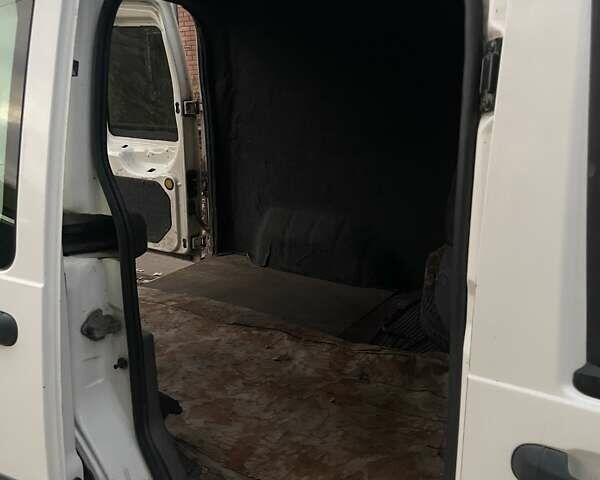 Белый Форд Транзит Коннект, объемом двигателя 1.8 л и пробегом 350 тыс. км за 3600 $, фото 9 на Automoto.ua