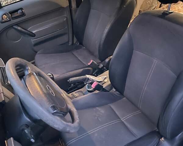 Белый Форд Транзит Коннект, объемом двигателя 1.8 л и пробегом 350 тыс. км за 3600 $, фото 12 на Automoto.ua