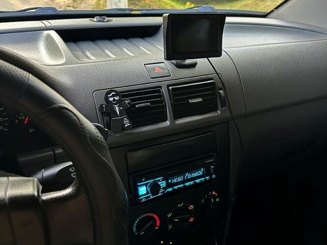 Форд Транзит Коннект 2004 в Запорожье на Automoto.ua Белый Форд Транзит Коннект, объемом двигателя 1.8 л и пробегом 233 тыс. км за 6000 $, фото 5 на Automoto.ua