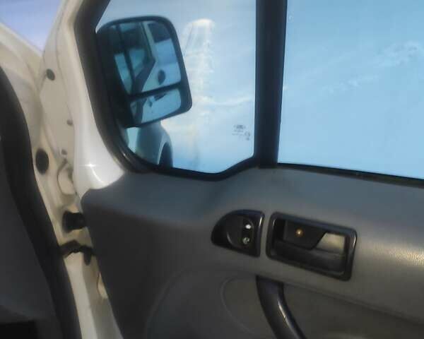 Белый Форд Транзит Коннект, объемом двигателя 1.75 л и пробегом 363 тыс. км за 2750 $, фото 7 на Automoto.ua