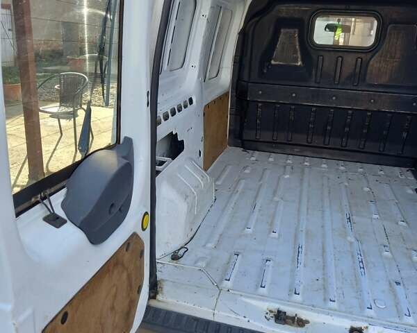 Білий Форд Транзит Коннект, об'ємом двигуна 1.8 л та пробігом 400 тис. км за 4300 $, фото 24 на Automoto.ua