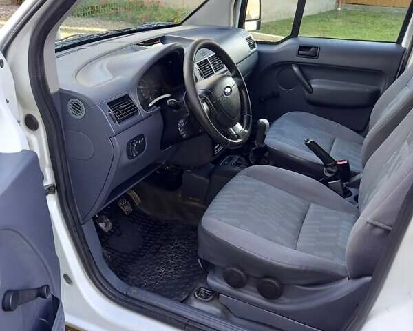 Білий Форд Транзит Коннект, об'ємом двигуна 1.8 л та пробігом 400 тис. км за 4300 $, фото 9 на Automoto.ua