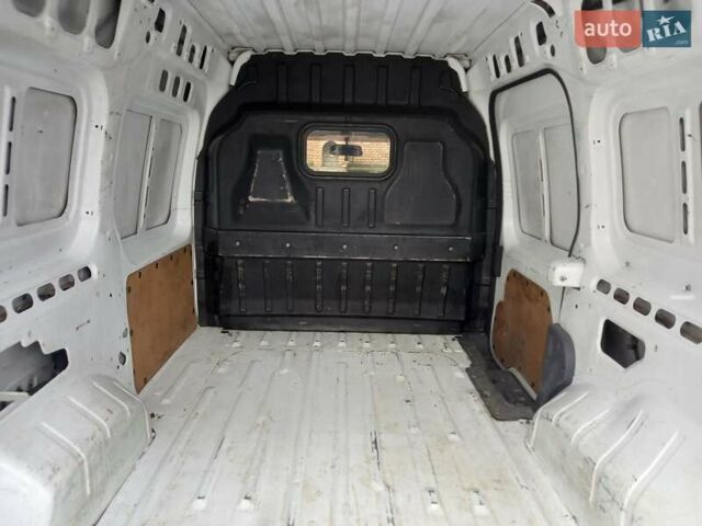 Белый Форд Транзит Коннект, объемом двигателя 1.8 л и пробегом 400 тыс. км за 3500 $, фото 14 на Automoto.ua