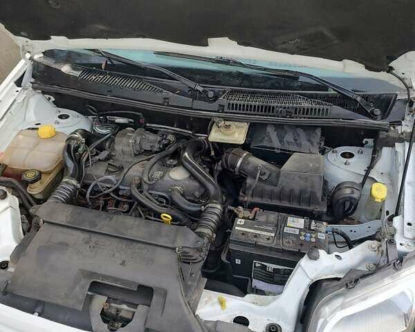 Білий Форд Транзит Коннект, об'ємом двигуна 1.75 л та пробігом 7 тис. км за 5500 $, фото 10 на Automoto.ua