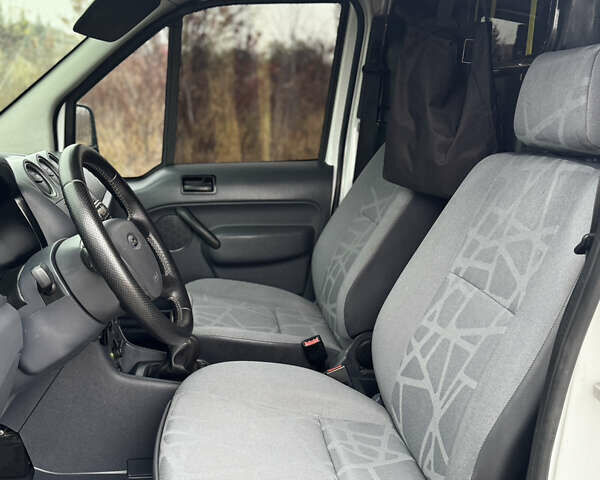 Белый Форд Транзит Коннект, объемом двигателя 1.8 л и пробегом 370 тыс. км за 4800 $, фото 11 на Automoto.ua