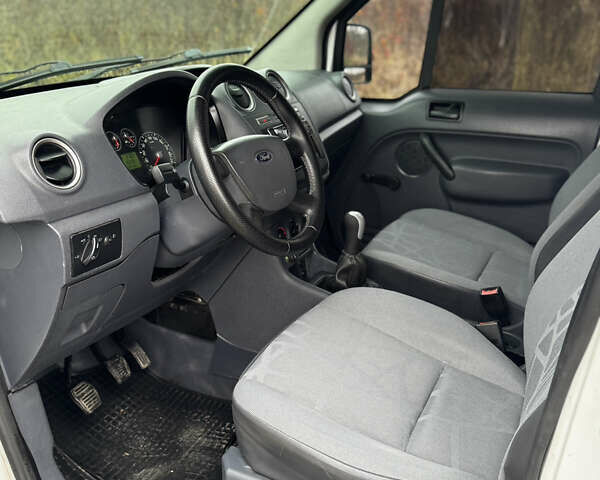 Белый Форд Транзит Коннект, объемом двигателя 1.8 л и пробегом 370 тыс. км за 4800 $, фото 10 на Automoto.ua