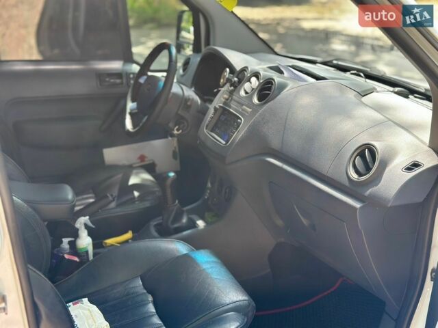 Білий Форд Транзит Коннект, об'ємом двигуна 1.75 л та пробігом 325 тис. км за 4500 $, фото 6 на Automoto.ua