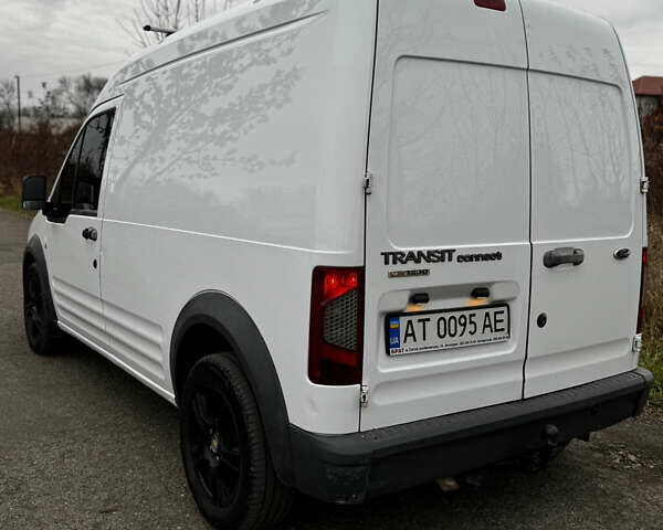 Белый Форд Транзит Коннект, объемом двигателя 1.8 л и пробегом 370 тыс. км за 4800 $, фото 3 на Automoto.ua