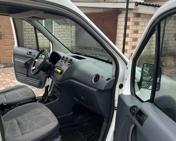 Білий Форд Транзит Коннект, об'ємом двигуна 1.75 л та пробігом 235 тис. км за 5200 $, фото 9 на Automoto.ua