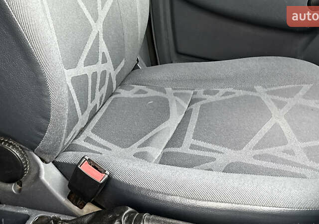 Белый Форд Транзит Коннект, объемом двигателя 1.8 л и пробегом 189 тыс. км за 4800 $, фото 12 на Automoto.ua