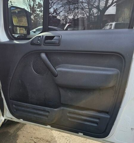 Білий Форд Транзит Коннект, об'ємом двигуна 1.75 л та пробігом 200 тис. км за 1800 $, фото 18 на Automoto.ua