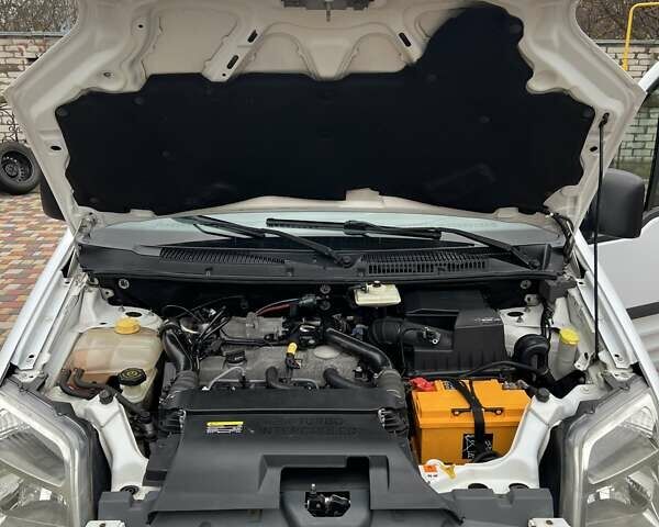 Білий Форд Транзит Коннект, об'ємом двигуна 1.75 л та пробігом 235 тис. км за 5200 $, фото 14 на Automoto.ua