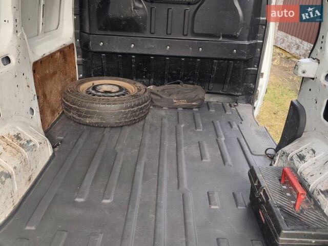 Белый Форд Транзит Коннект, объемом двигателя 1.8 л и пробегом 192 тыс. км за 5300 $, фото 6 на Automoto.ua