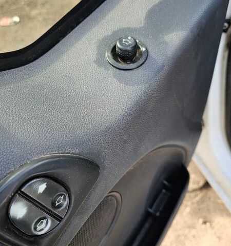 Білий Форд Транзит Коннект, об'ємом двигуна 1.75 л та пробігом 200 тис. км за 1800 $, фото 11 на Automoto.ua