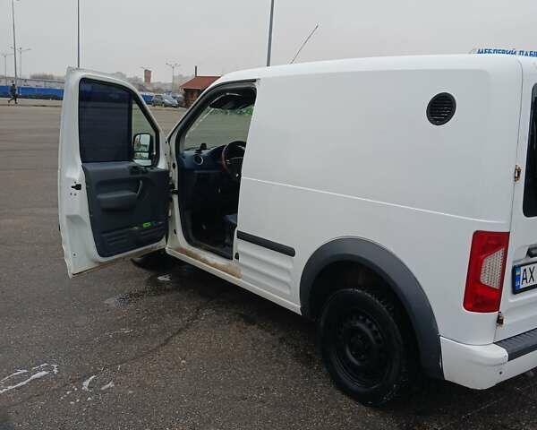 Белый Форд Транзит Коннект, объемом двигателя 1.75 л и пробегом 260 тыс. км за 4500 $, фото 1 на Automoto.ua