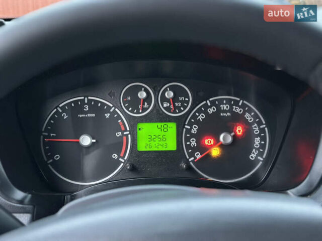 Білий Форд Транзит Коннект, об'ємом двигуна 1.8 л та пробігом 260 тис. км за 4550 $, фото 14 на Automoto.ua