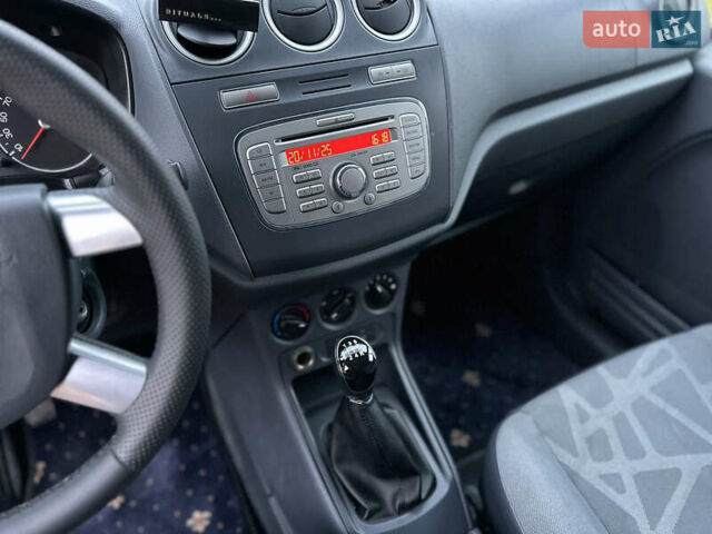 Білий Форд Транзит Коннект, об'ємом двигуна 1.8 л та пробігом 260 тис. км за 4550 $, фото 10 на Automoto.ua