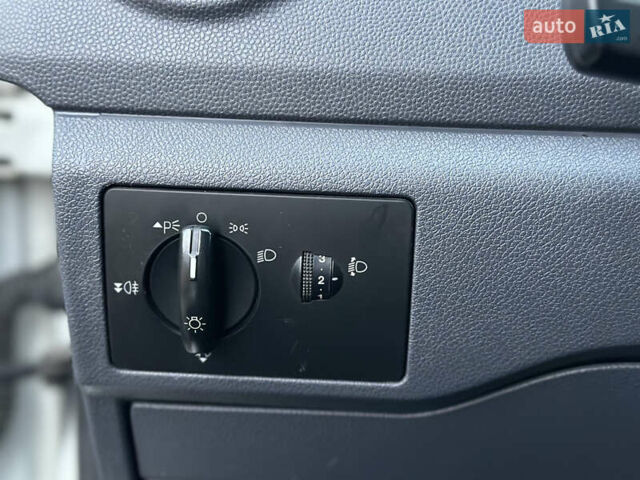 Білий Форд Транзит Коннект, об'ємом двигуна 1.8 л та пробігом 260 тис. км за 4550 $, фото 12 на Automoto.ua