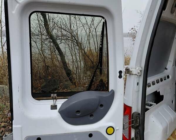 Белый Форд Транзит Коннект, объемом двигателя 1.8 л и пробегом 164 тыс. км за 7000 $, фото 12 на Automoto.ua