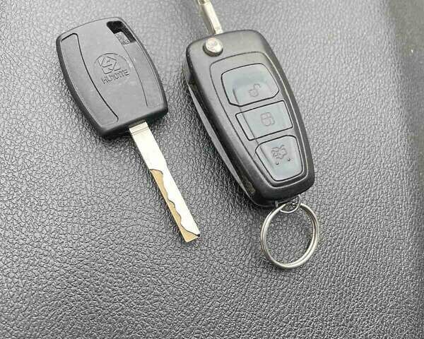 Форд Транзит Коннект 2014 у Києві на Automoto.ua Білий Форд Транзит Коннект, об'ємом двигуна 1.56 л та пробігом 243 тис. км за 7950 $, фото 8 на Automoto.ua