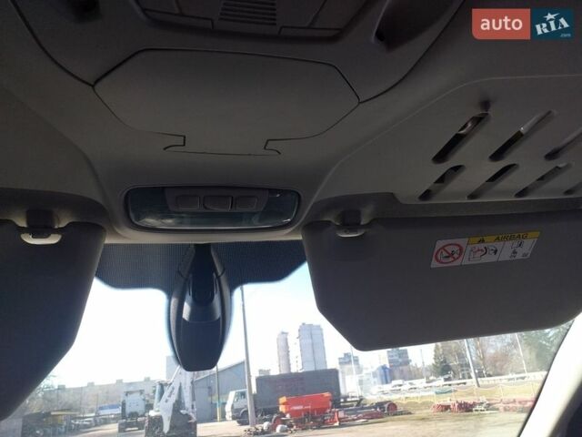 Белый Форд Транзит Коннект, объемом двигателя 1.56 л и пробегом 239 тыс. км за 8700 $, фото 3 на Automoto.ua