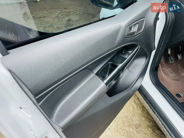 Белый Форд Транзит Коннект, объемом двигателя 1.5 л и пробегом 311 тыс. км за 8500 $, фото 7 на Automoto.ua