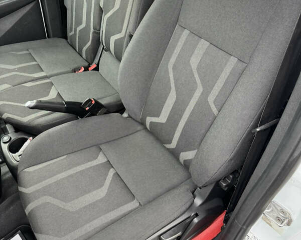 Белый Форд Транзит Коннект, объемом двигателя 1.5 л и пробегом 174 тыс. км за 11900 $, фото 20 на Automoto.ua