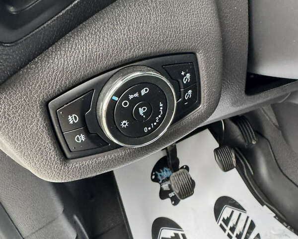 Белый Форд Транзит Коннект, объемом двигателя 1.5 л и пробегом 174 тыс. км за 11900 $, фото 22 на Automoto.ua