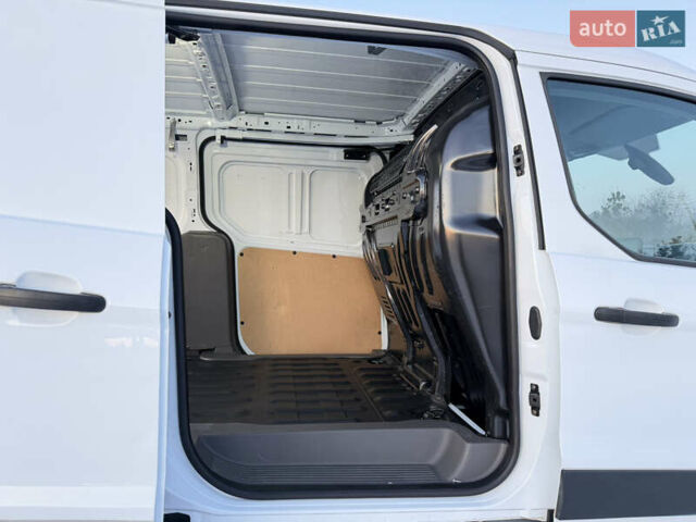 Белый Форд Транзит Коннект, объемом двигателя 1.5 л и пробегом 223 тыс. км за 10700 $, фото 41 на Automoto.ua