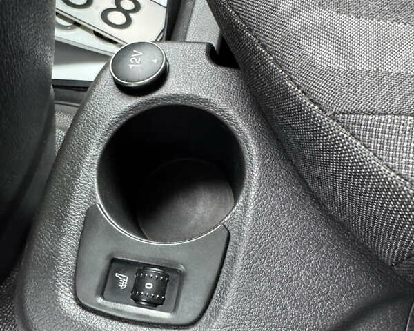 Белый Форд Транзит Коннект, объемом двигателя 1.5 л и пробегом 174 тыс. км за 11900 $, фото 30 на Automoto.ua