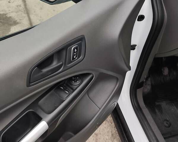 Білий Форд Транзит Коннект, об'ємом двигуна 1.5 л та пробігом 199 тис. км за 9300 $, фото 8 на Automoto.ua