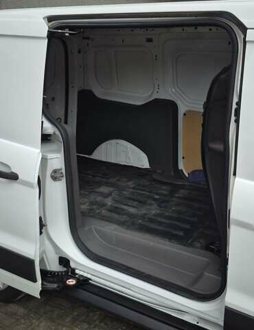 Білий Форд Транзит Коннект, об'ємом двигуна 1.5 л та пробігом 121 тис. км за 13000 $, фото 53 на Automoto.ua