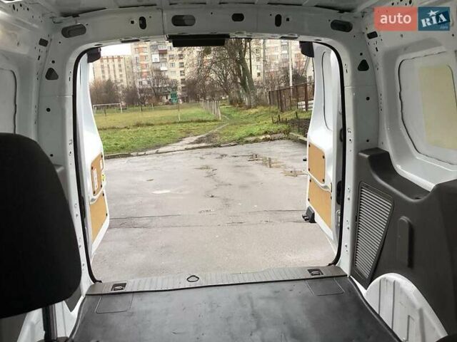 Белый Форд Транзит Коннект, объемом двигателя 2 л и пробегом 173 тыс. км за 12200 $, фото 6 на Automoto.ua