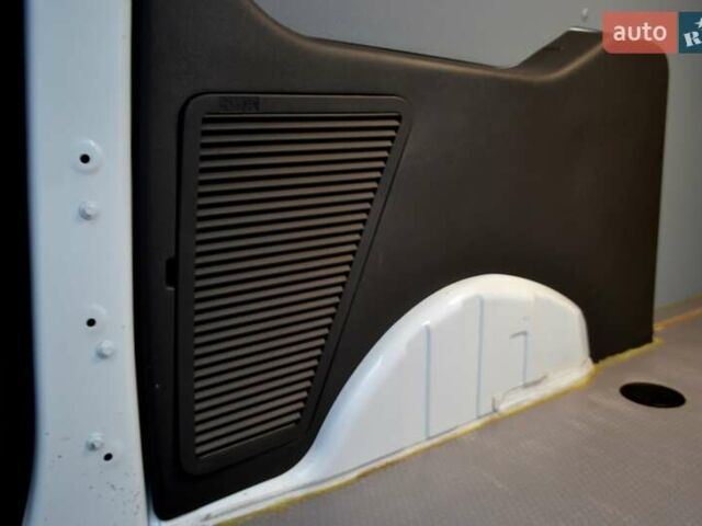 Білий Форд Транзит Коннект, об'ємом двигуна 1.5 л та пробігом 210 тис. км за 14400 $, фото 140 на Automoto.ua