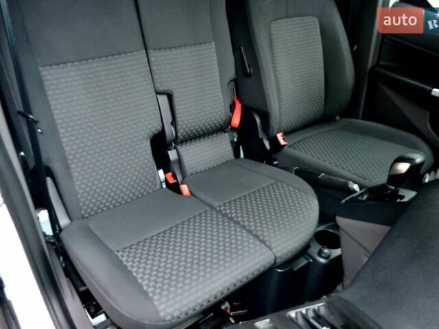 Білий Форд Транзит Коннект, об'ємом двигуна 1.5 л та пробігом 210 тис. км за 14400 $, фото 38 на Automoto.ua