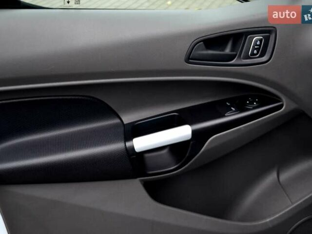 Білий Форд Транзит Коннект, об'ємом двигуна 1.5 л та пробігом 210 тис. км за 14400 $, фото 75 на Automoto.ua