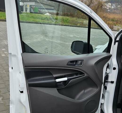 Белый Форд Транзит Коннект, объемом двигателя 1.5 л и пробегом 206 тыс. км за 12500 $, фото 10 на Automoto.ua