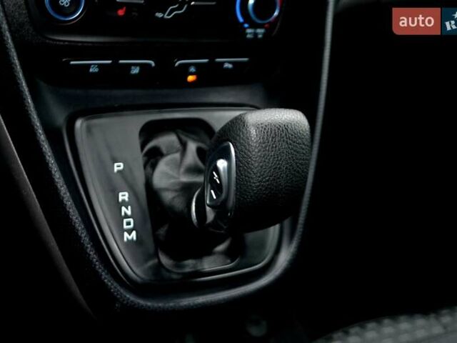 Білий Форд Транзит Коннект, об'ємом двигуна 1.5 л та пробігом 210 тис. км за 14400 $, фото 110 на Automoto.ua