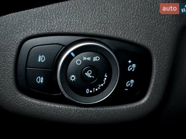 Білий Форд Транзит Коннект, об'ємом двигуна 1.5 л та пробігом 210 тис. км за 14400 $, фото 17 на Automoto.ua