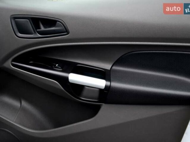 Білий Форд Транзит Коннект, об'ємом двигуна 1.5 л та пробігом 210 тис. км за 14400 $, фото 124 на Automoto.ua