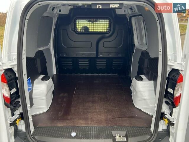 Белый Форд Транзит Коннект, объемом двигателя 0 л и пробегом 148 тыс. км за 9999 $, фото 9 на Automoto.ua