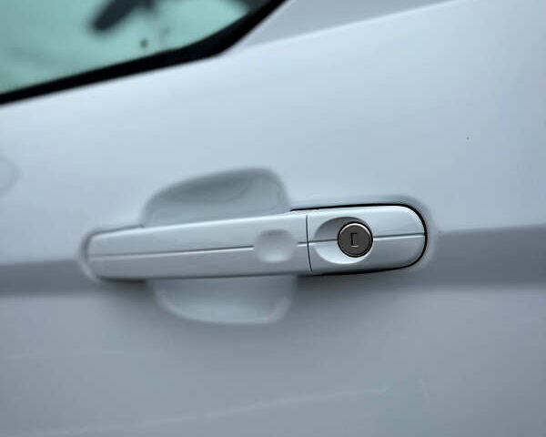 Білий Форд Транзит Коннект, об'ємом двигуна 1.5 л та пробігом 184 тис. км за 16500 $, фото 15 на Automoto.ua