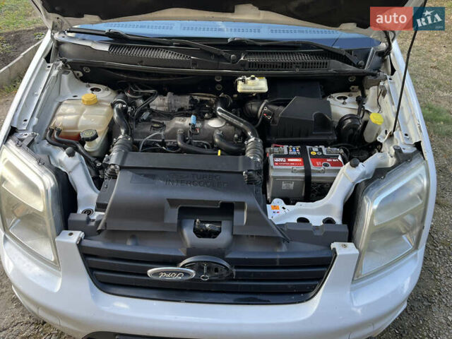 Белый Форд Транзит Коннект, объемом двигателя 1.75 л и пробегом 314 тыс. км за 4500 $, фото 13 на Automoto.ua