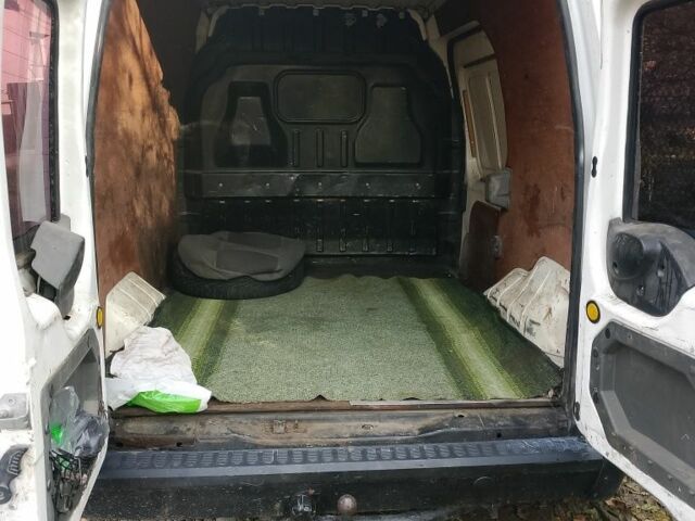 Форд Транзит Коннект 2002 в Мукачеве на Automoto.ua Белый Форд Транзит Коннект, объемом двигателя 1.8 л и пробегом 350 тыс. км за 3333 $, фото 3 на Automoto.ua