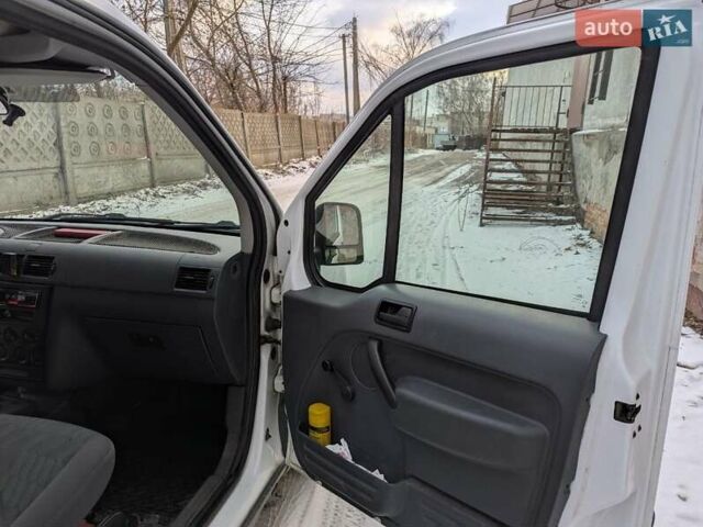 Білий Форд Транзит Коннект, об'ємом двигуна 1.8 л та пробігом 230 тис. км за 4100 $, фото 4 на Automoto.ua